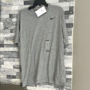 New!! Nike Men's Heather Gray Short Sleeve Tee